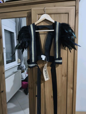 The Jerkins vest new black and gold