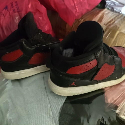 Jordan No27 athletic shoes used, black and red