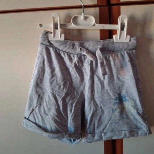 Boys' shorts and t-shirts pack size 5Y like new, multicolor