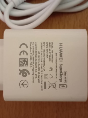 Huawei Super Fast Charger with Cable