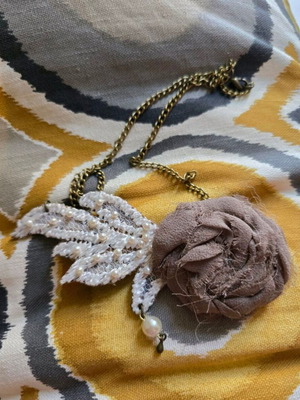 Handmade vintage necklace new, white and brown