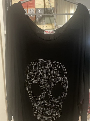 T-shirt with Skull Print and Rhinestones like new, black, sizes L and XL