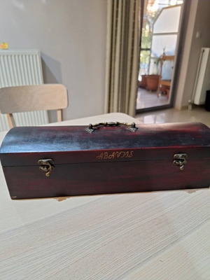 Wooden drink case like new