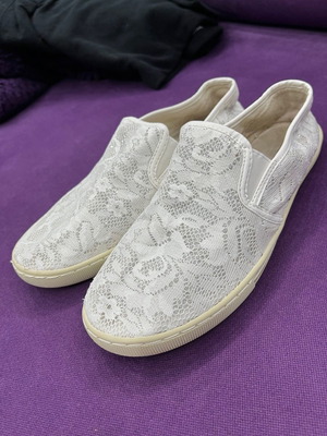 Women's shoes used, white lace with glitter, size 38