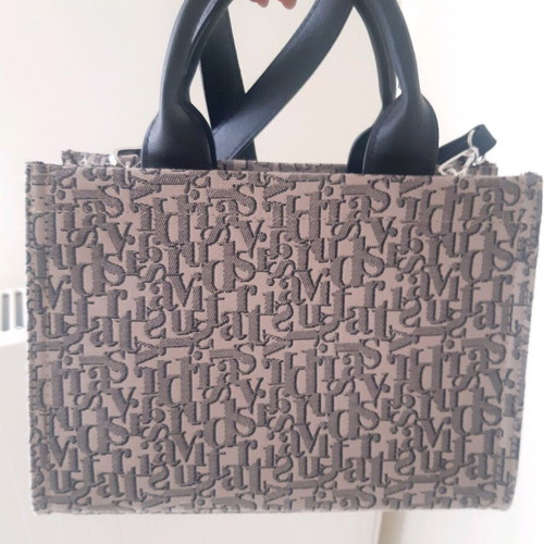 Stradivarius crossbody bag like new, beige with durable fabric