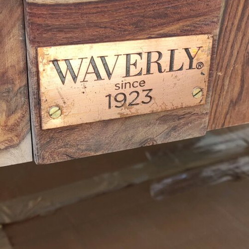Coffee table with wheels like new