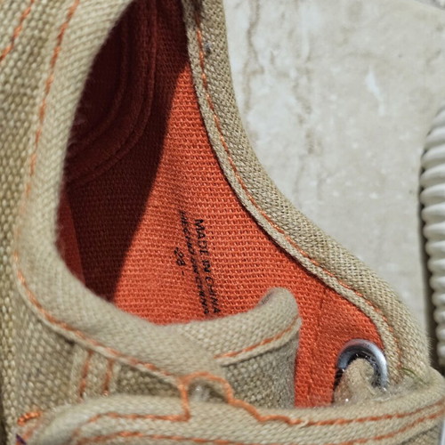 Benetton canvas kids shoes size 28, beige