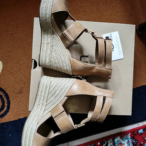 Ugg Kolfax σανδάλια 38 νούμερο σαν καινούργια, καλοκαιρινά
