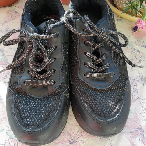 Black sneakers with rhinestones like new, size 39