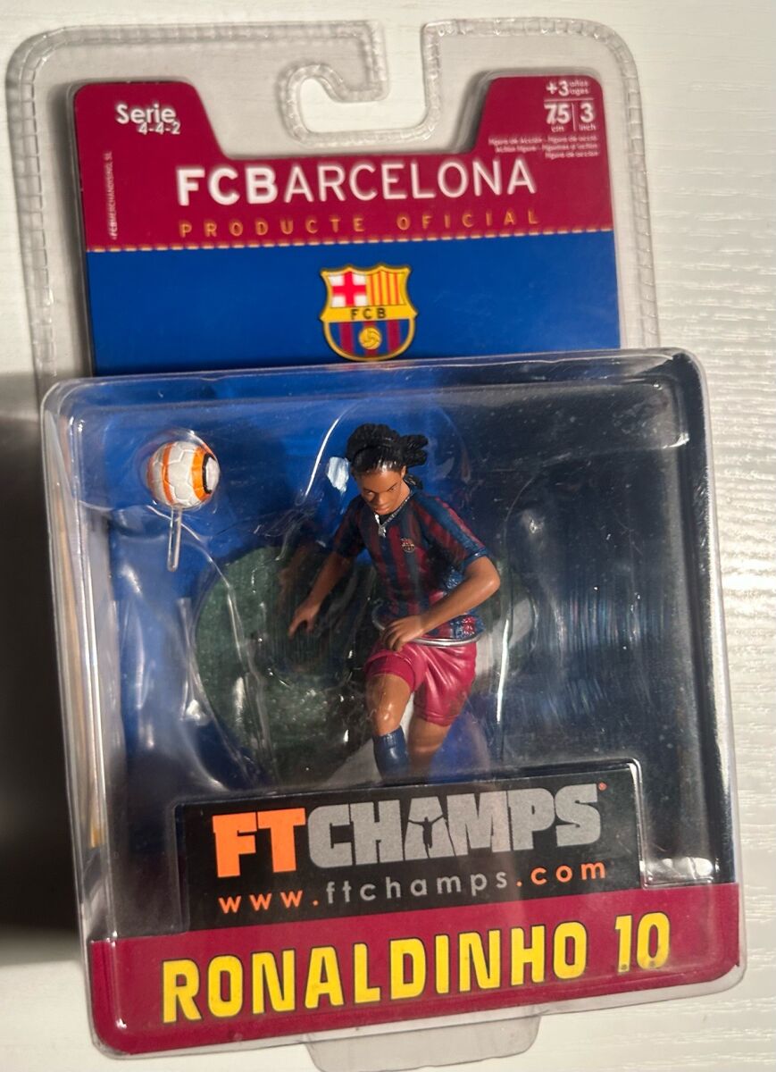 Ronaldinho collectible figure new,… - € 100,00 - Vendora.cy