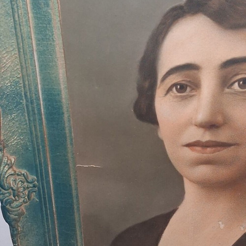 Photographic portrait of a lady 1933 with original vintage frame used