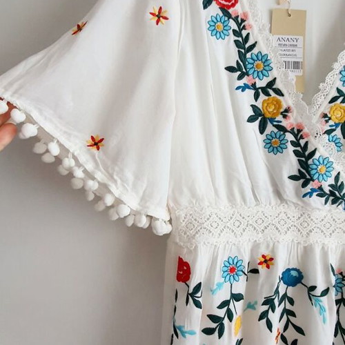 Long dress with embroidered flowers new, white, sizes S-M