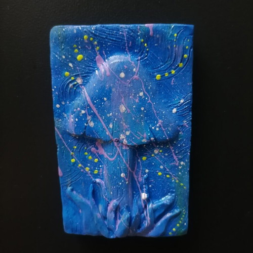 Handmade magnet like new, white cement with acrylics and varnish