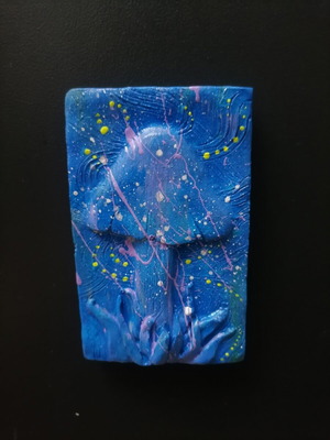 Handmade magnet like new, white cement with acrylics and varnish