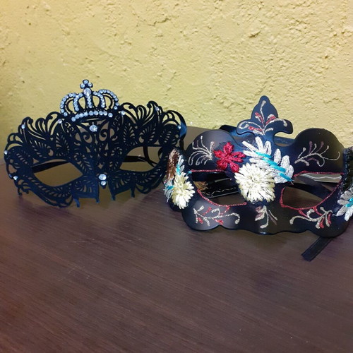 Carnival masks new, pack of 2 from Jumbo