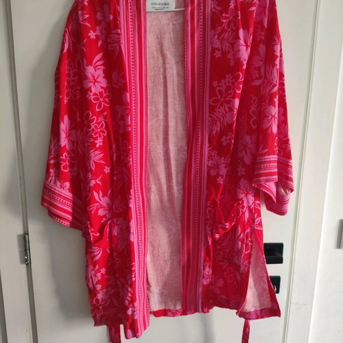 Stradivarius summer fuchsia kimono with Hawaiian pink flowers like new