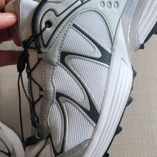 Salomon XT Whisper 42.5 athletic shoes like new, white