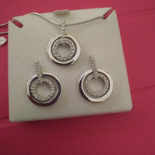 Swarovski jewelry set earrings and chain new, unused