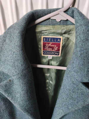 Wool cashmere green jacket like new