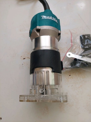 Makita Vertical Router 710W with Speed Control and Suction System New