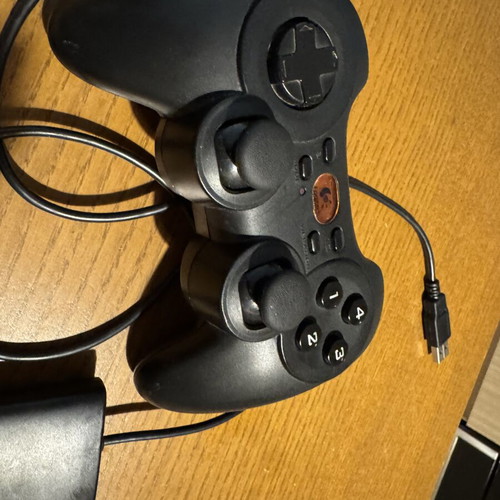 Rumblepad 2 Logitech wireless controller like new for PC