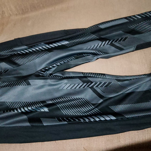 Domyos fitness leggings new, black with grey patterns, size M
