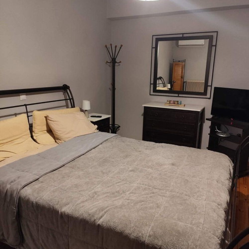 Household Equipment Set like new, modern living room and bedroom furniture