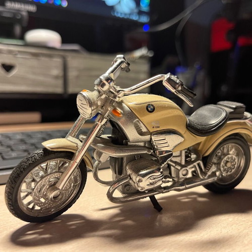 Bmw R1200C moto 1:18 like new
