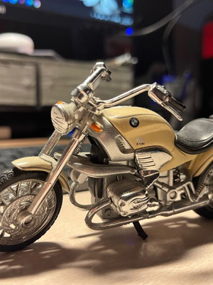 Bmw R1200C moto 1:18 like new