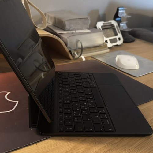 iPad Pro M4 13 Inch 256GB Like New