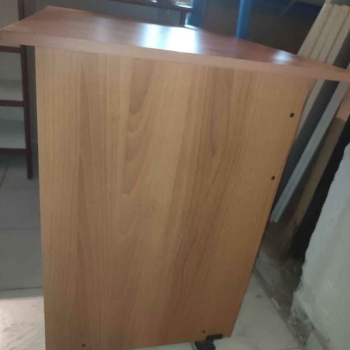 Computer desk like new with folding shelves and wheels
