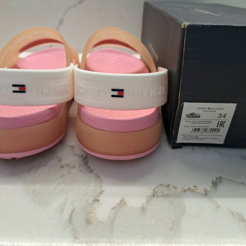 Tommy Hilfiger flip flops size 34 like new, pink