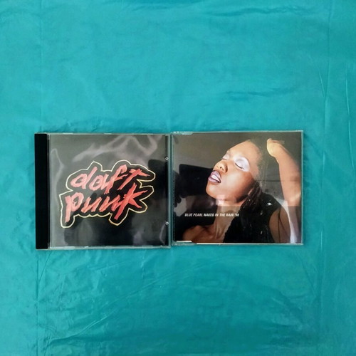 Blue Pearl Naked in the Rain '98 and Daft Punk Homework CD like new, electronic