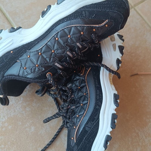 Skechers athletic shoes size 36 used, black with white sole and gold details