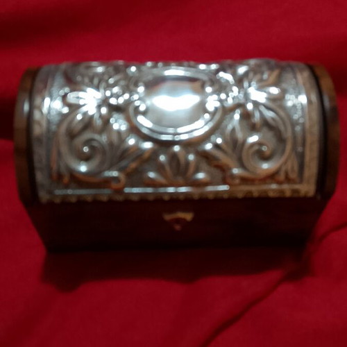 Small jewelry box with 925 silver cover