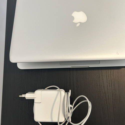 Macbook Pro 13inch 2010 like new