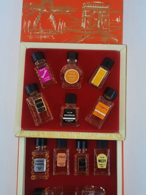 Parfums de France Vintage Set used, 10 miniatures and Bath Perfume Oil