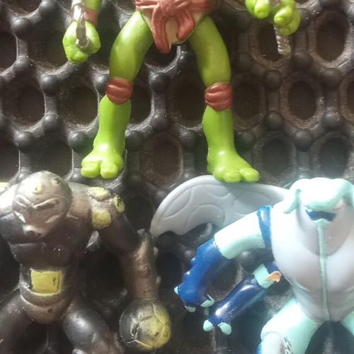 Vintage alien warriors and Kormiti miniatures set, 14 pieces