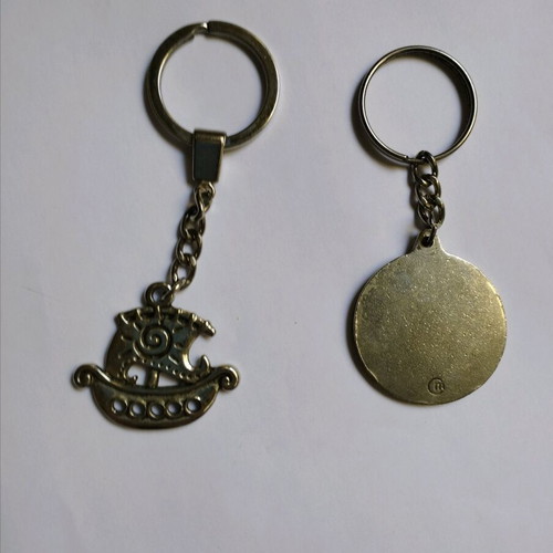 Keychains used, boat and Spetses flag, set of 2 pieces