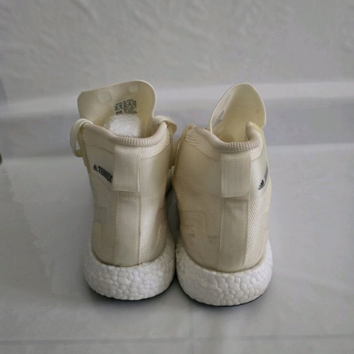 Adidas Terrex Free Hiker "Made To Be Remade" size 43 like new, white beige