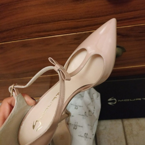 Mourtzi leather beige pumps, new