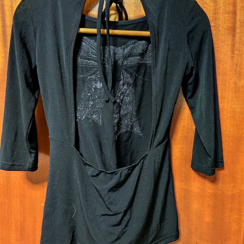 Anel mako blouse like new with pink sequin bow and open back