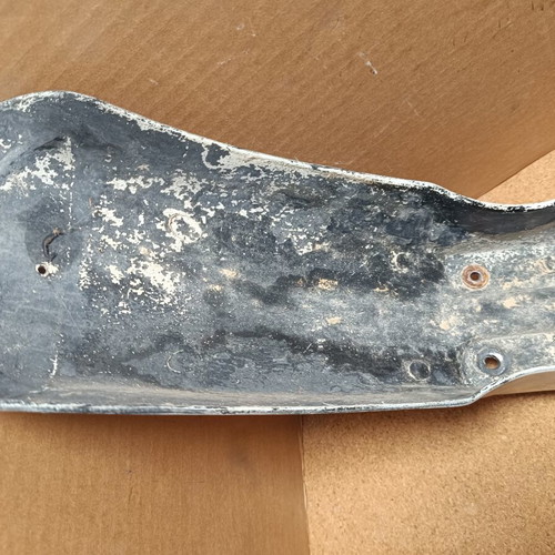 DT YZ front fender, genuine, painted, with crack