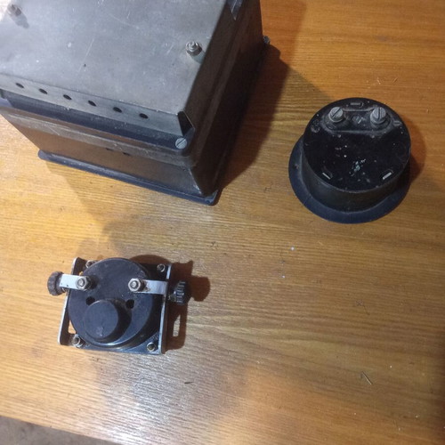 Analog panel mount voltmeter BDS 4380 1952, bakelite