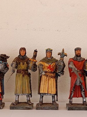 9 Knights used resin figures with detailed design