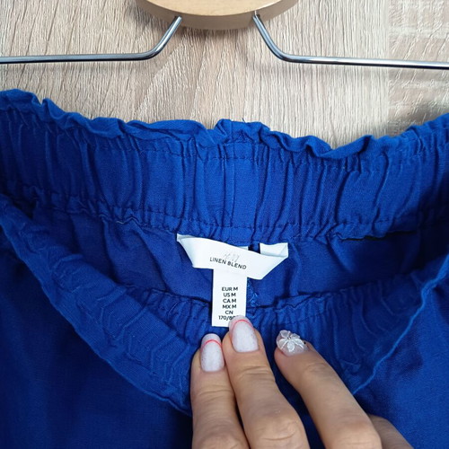 H&M linen shorts size M, blue
