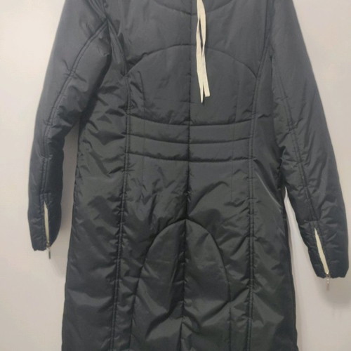 Medium-large jacket with fur collar and zipper pockets