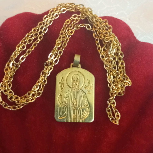 Gold-plated pendant amulet like new with faux chain 64cm