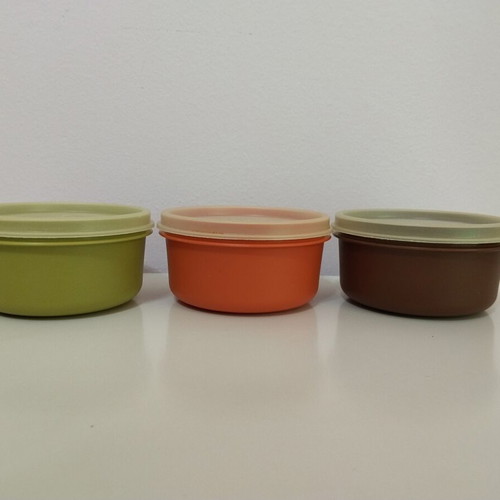 Tupperware set of 3 small bowls with lids, like new