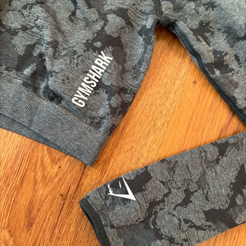 Gymshark Adapt Camo women's long sleeve sports top new, size M